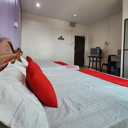 Oyo 90743 Hotel Ban Cheong Kangar Ngoại thất bức ảnh